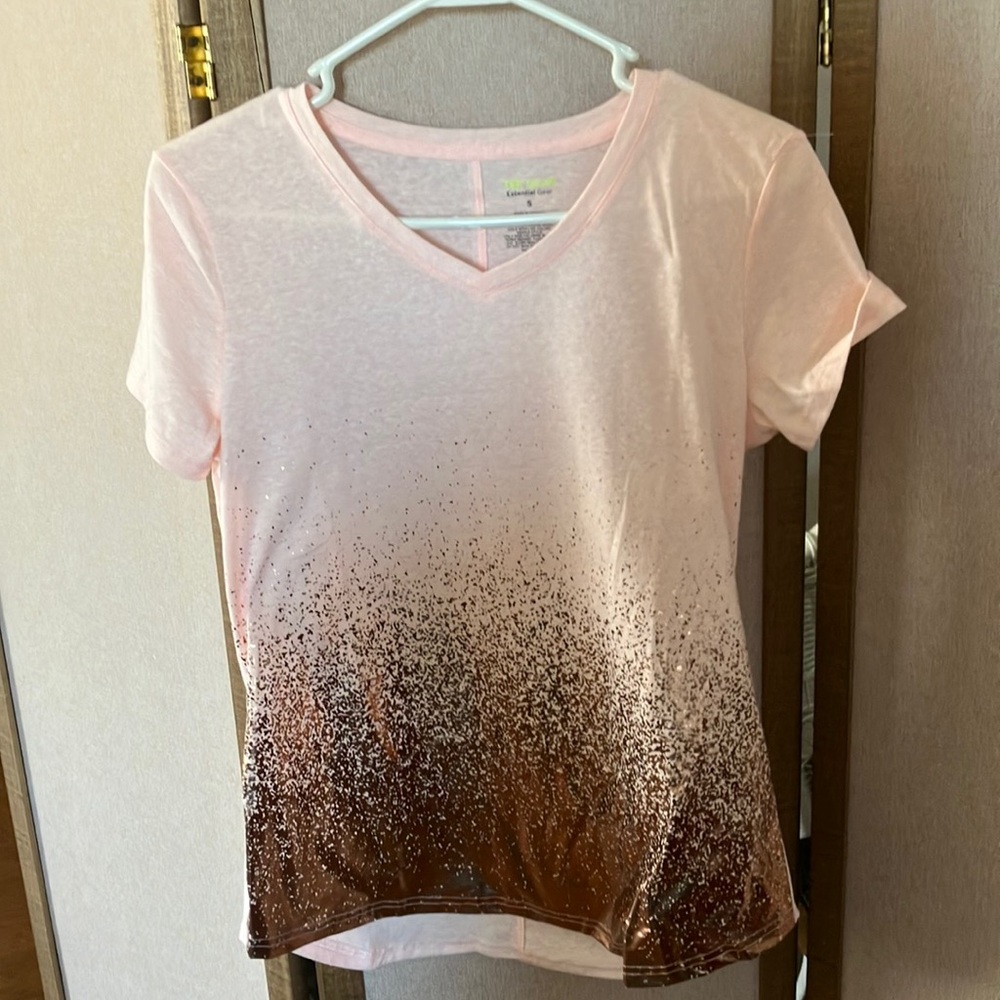 FINAL MARKDOWN Tek gear Pink V-Neck T-Shirt small